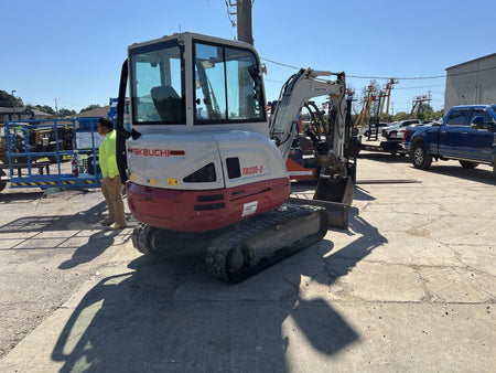 2022 TAKEUCHI TB235-2CR