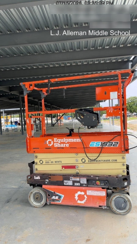 2024 JLG ES1932