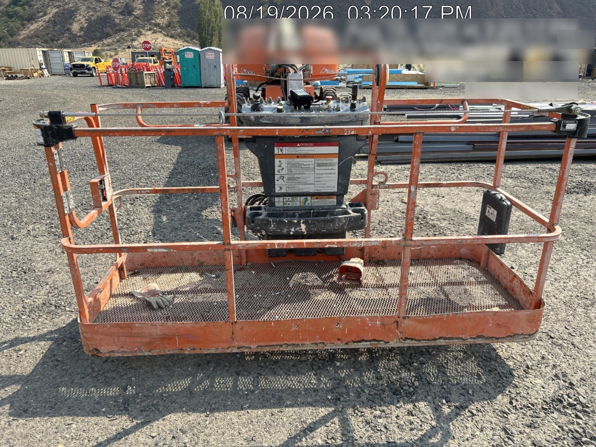 2019 JLG 660SJ