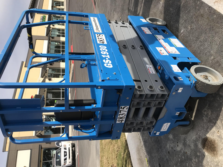2019 Genie GS-1930 Fixed rails with chain Entry