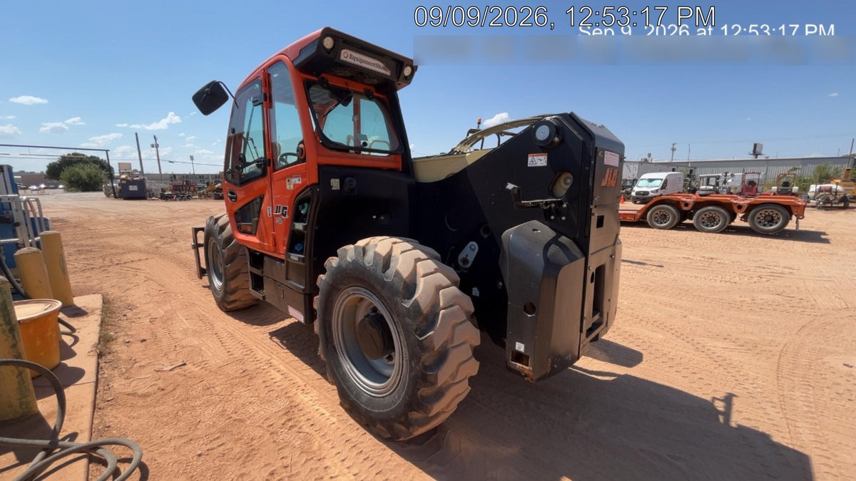 2023 JLG 1732