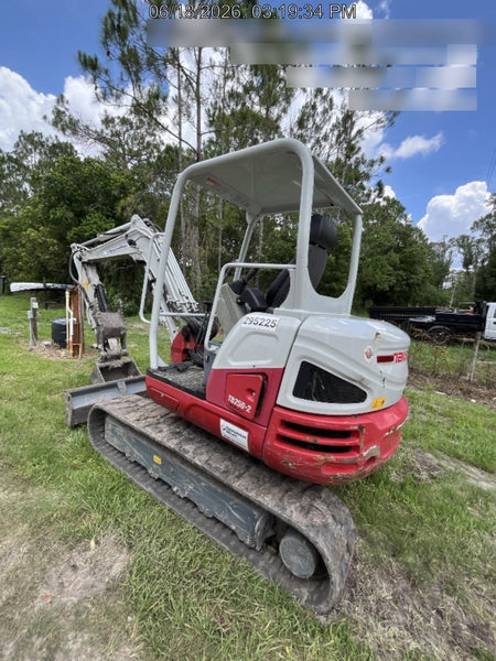 2023 TAKEUCHI TB250-2R