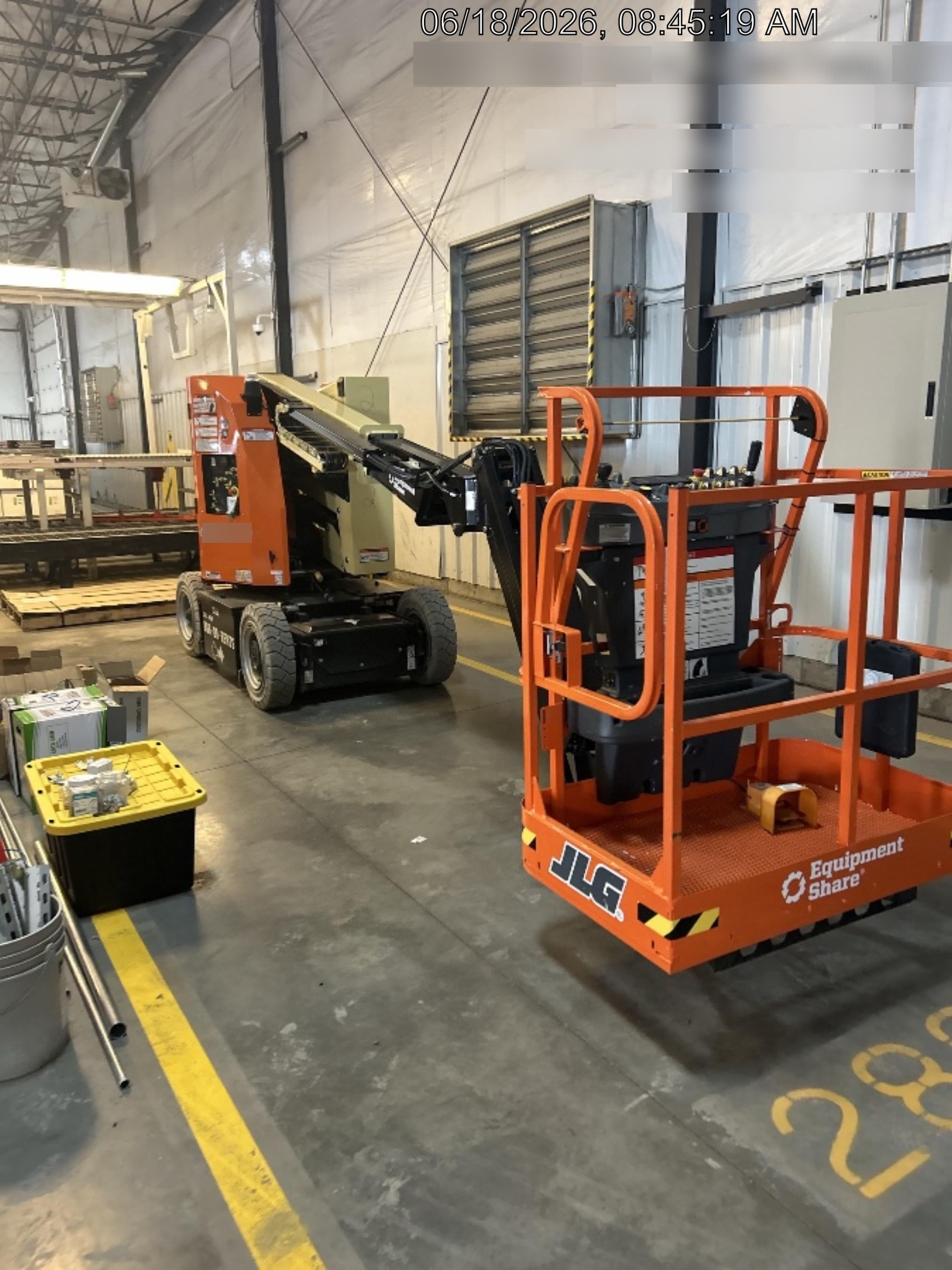 2025 JLG E300AJP
