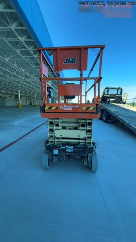 2023 JLG ES3246