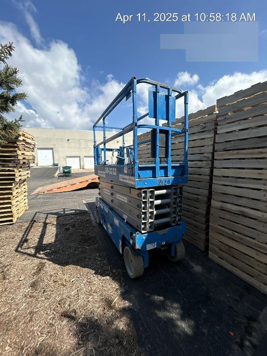 2016 Genie GS-3232 Genie GS3232 Narrow Scissor Lift