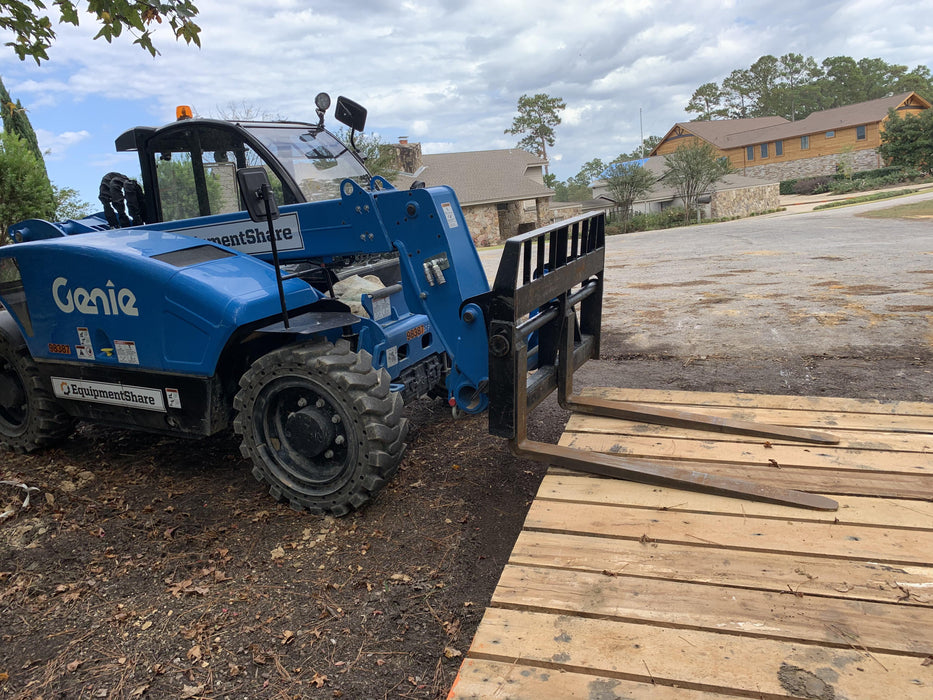 2020 Genie GTH-5519 Cab/Heat/Air, Solid Tires, Work Lights, Beacon, Aux Hydraulics, Back up Alarm