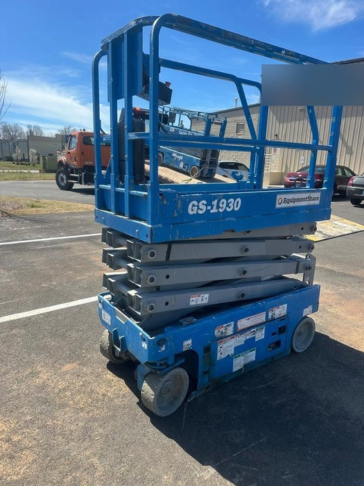 2019 Genie GS-1930 Fixed rails with chain Entry