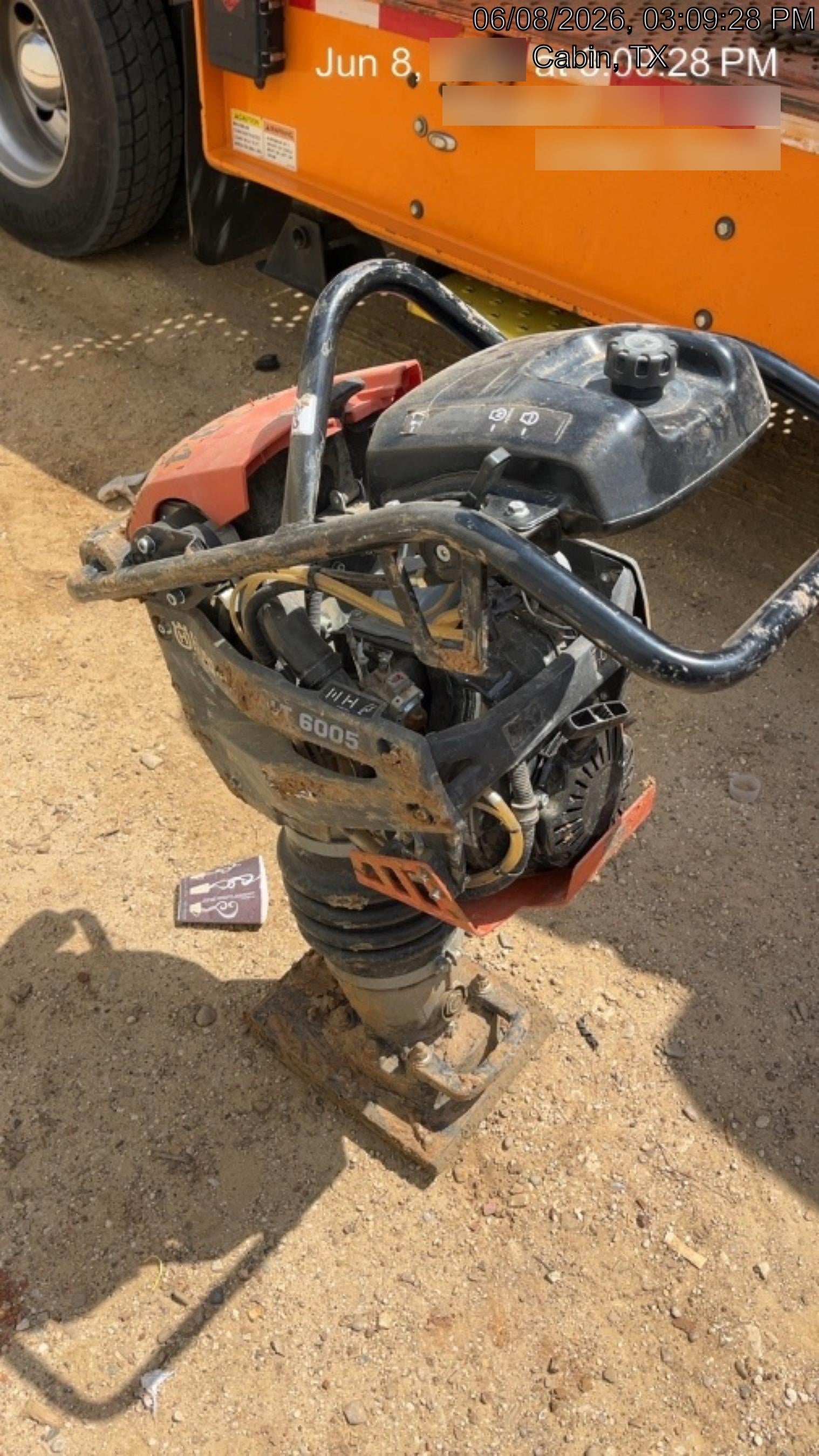 2025 HUSQVARNA LT6005