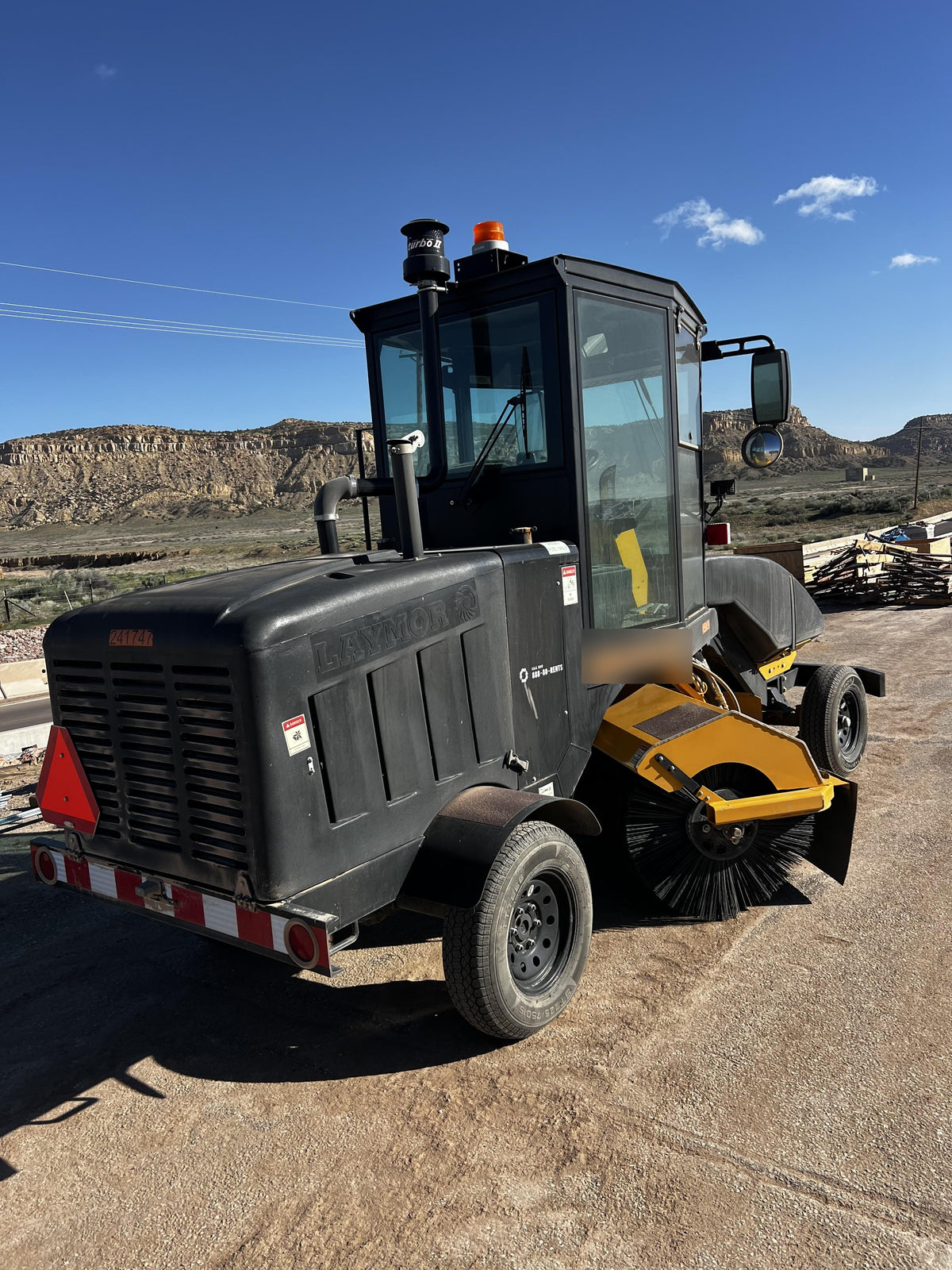 2022 LAYMOR SM450