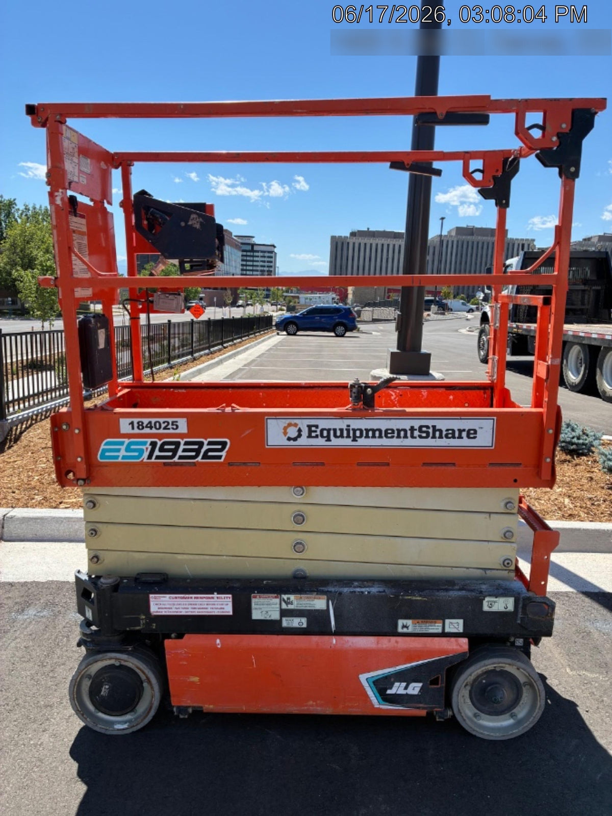 2021 JLG ES1932