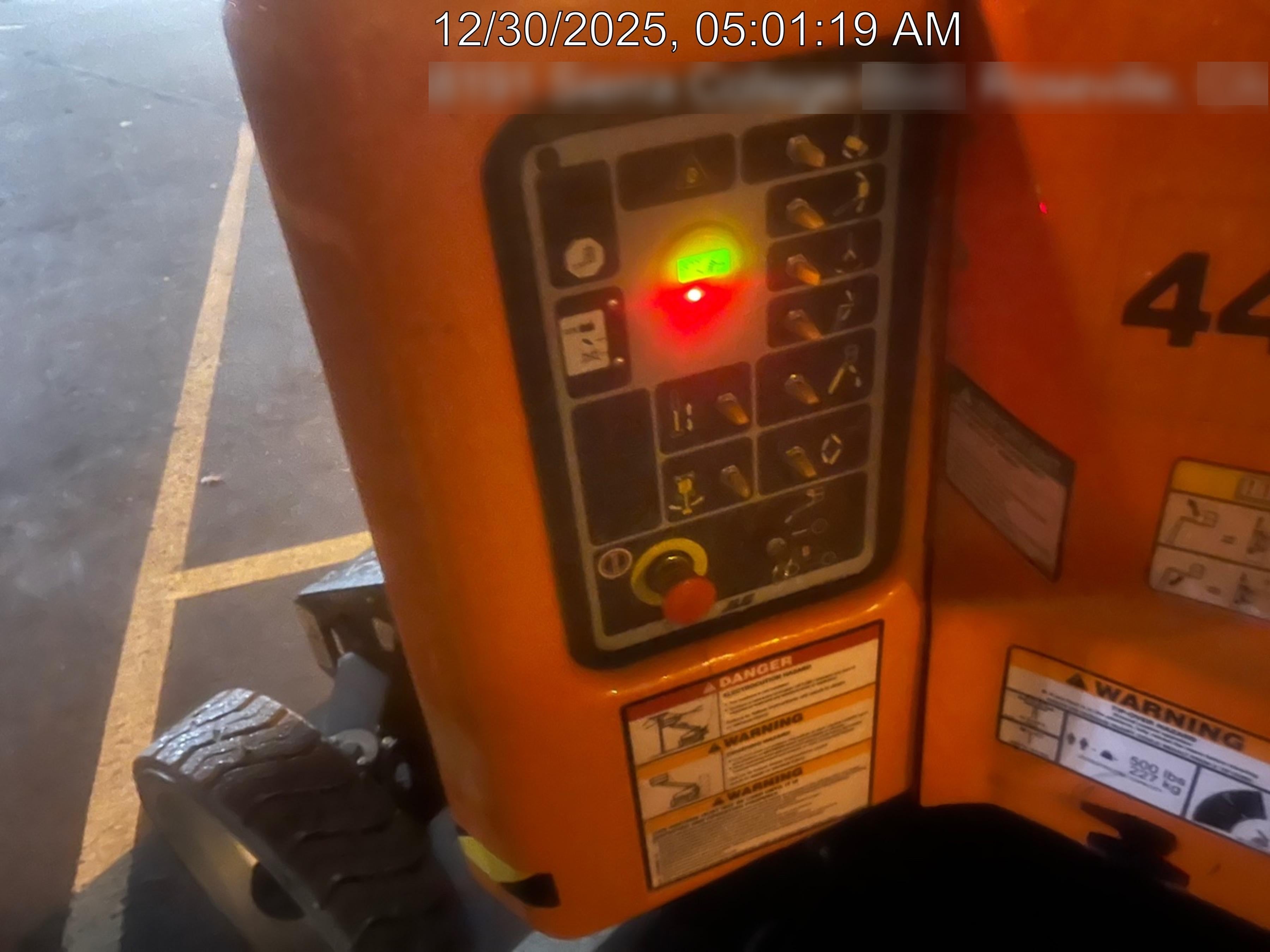 2024 JLG E400AJP Narrow