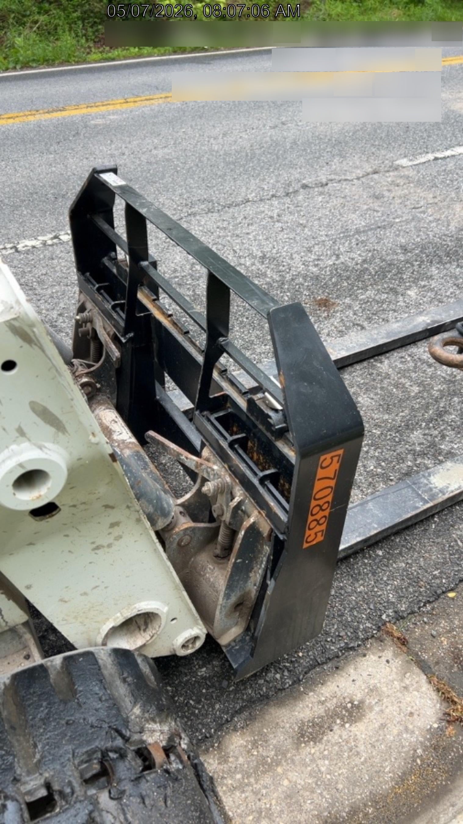 2025 ARROW MATERIAL HANDLING 24" Pallet Fork Frame