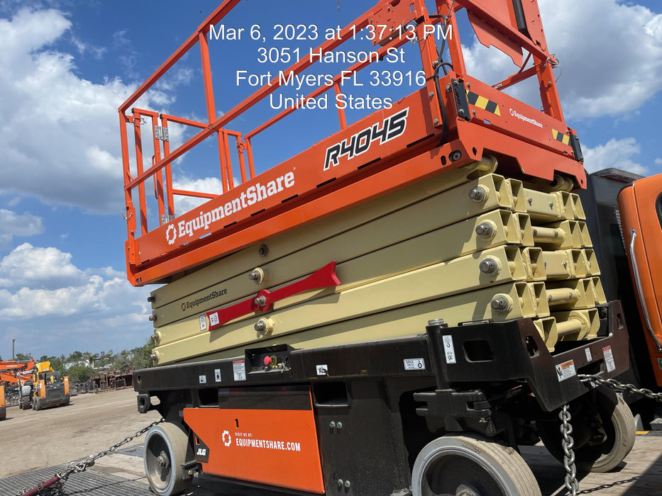 2022 JLG R4045