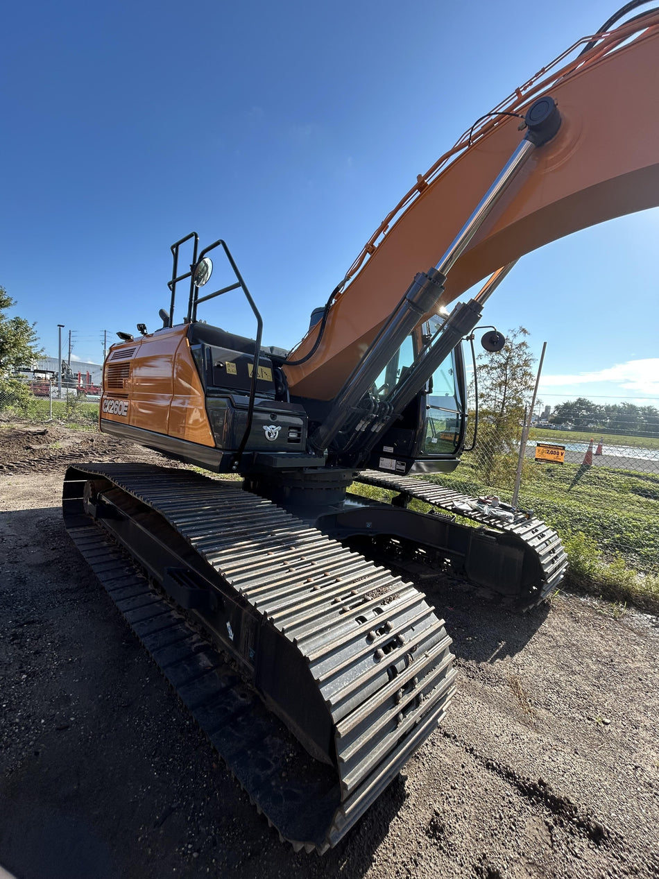 2023 CASE CX260E