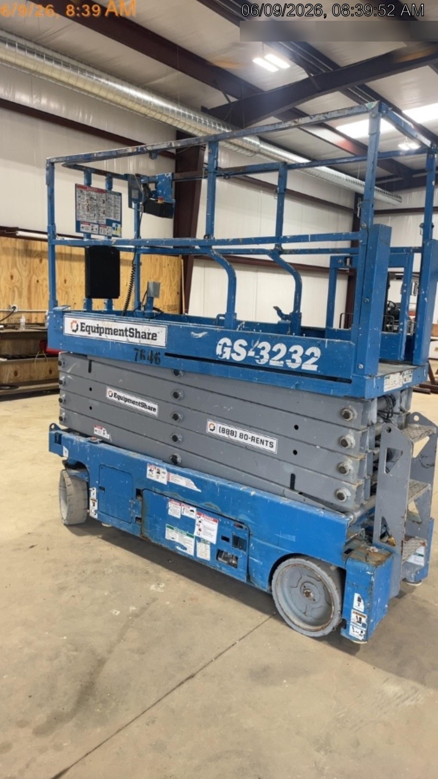 2017 Genie GS-3232 Genie GS3232 Lift w/Folding Rails and Swing Gate
