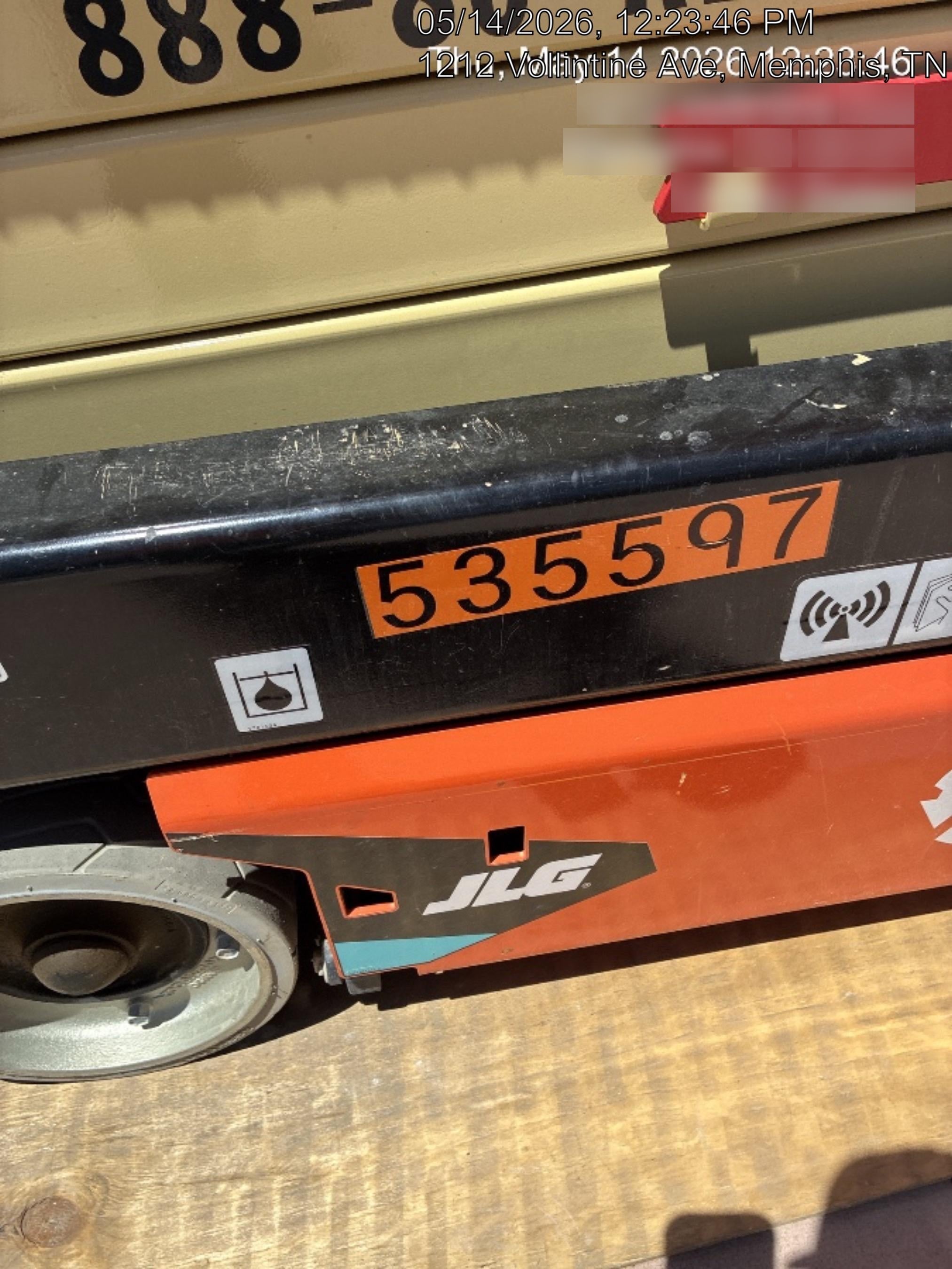 2025 JLG ES1932