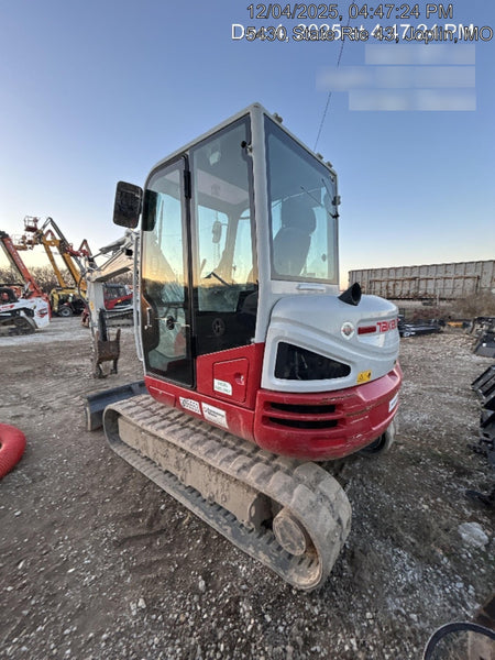 2023 TAKEUCHI TB250-2CR