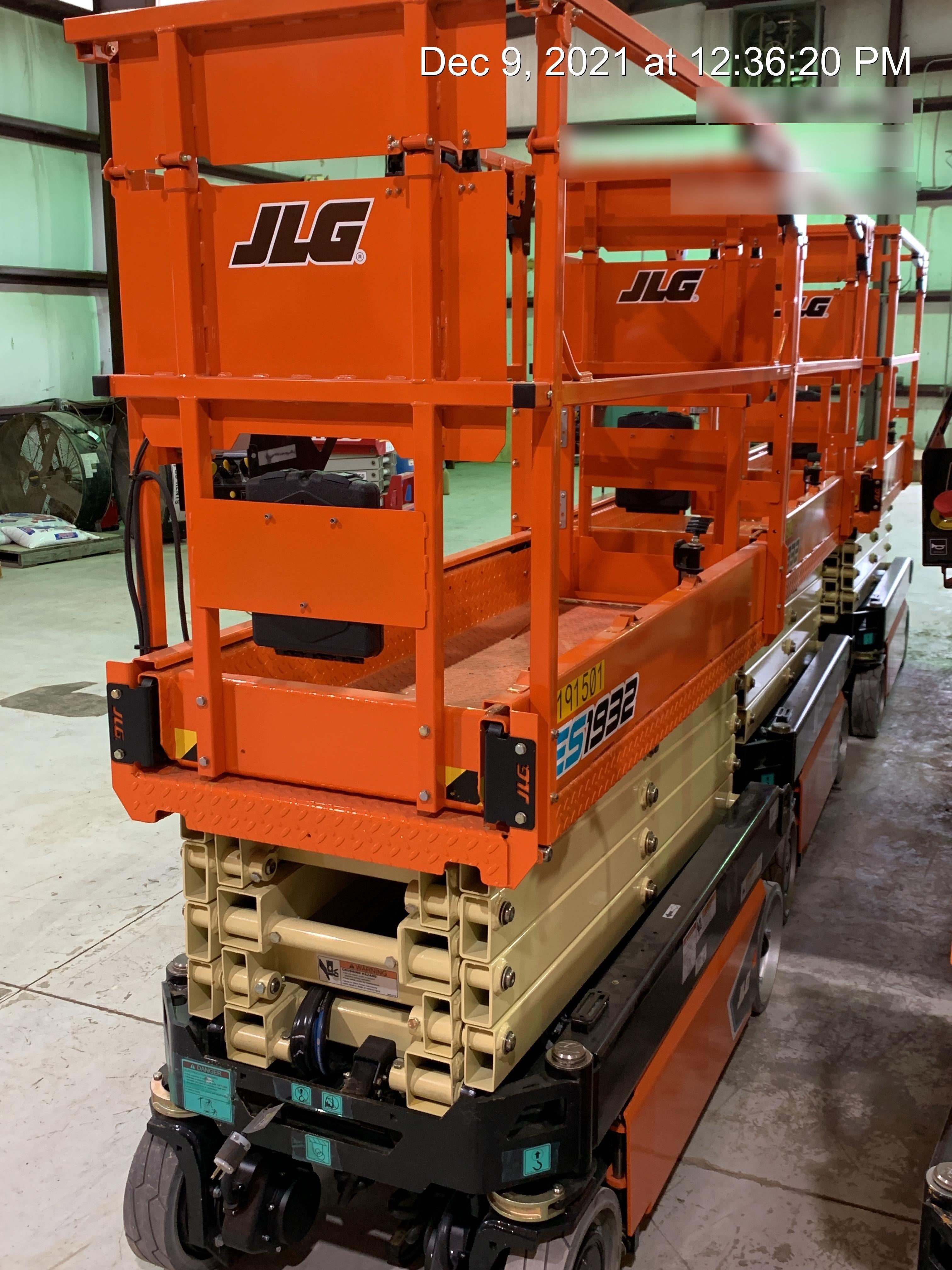 2021 JLG ES1932
