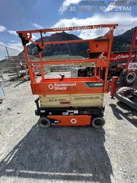 2025 JLG ES1932