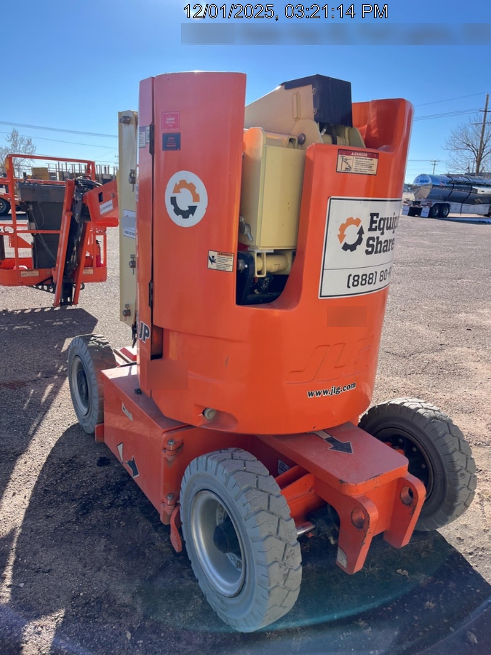 2019 JLG E300AJP