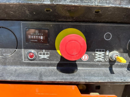 2022 JLG ES3246