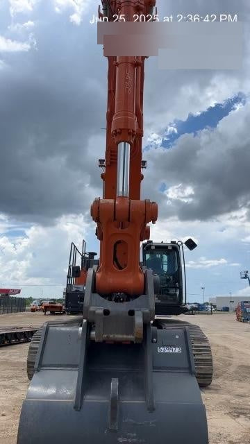 2025 HITACHI Bucket 60" HD, Excavator 110,000 - 120,000 Hitachi
