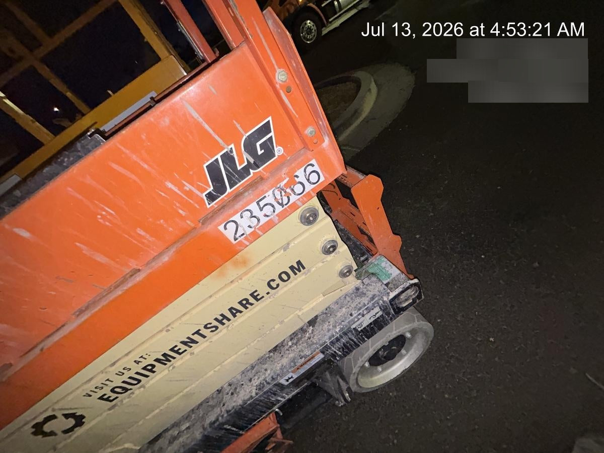 2022 JLG ES2632