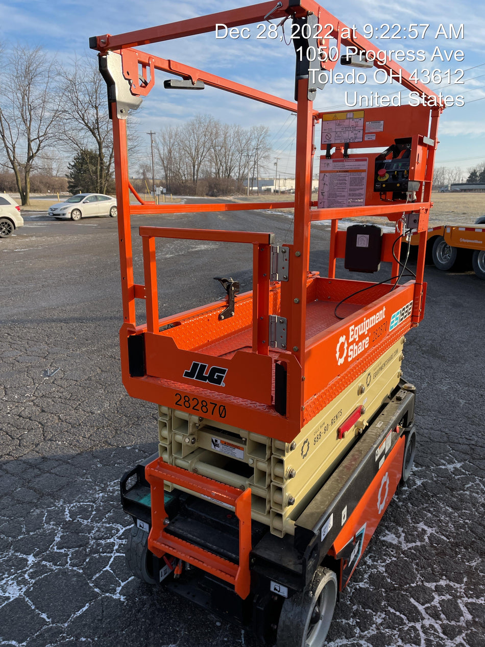 2022 JLG ES1932