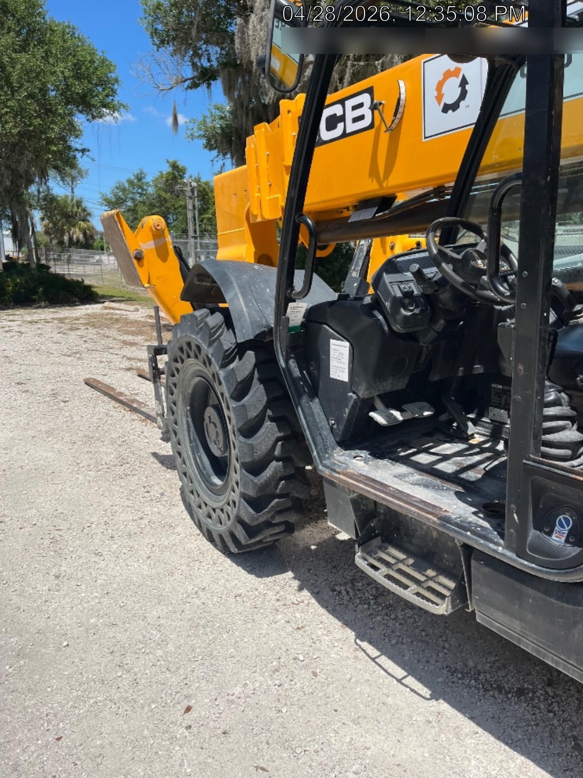 2023 JCB 510-56