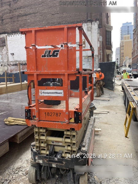 2021 JLG ES1932