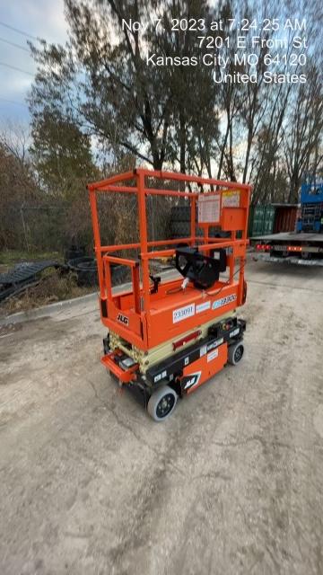 2022 JLG ES1330L