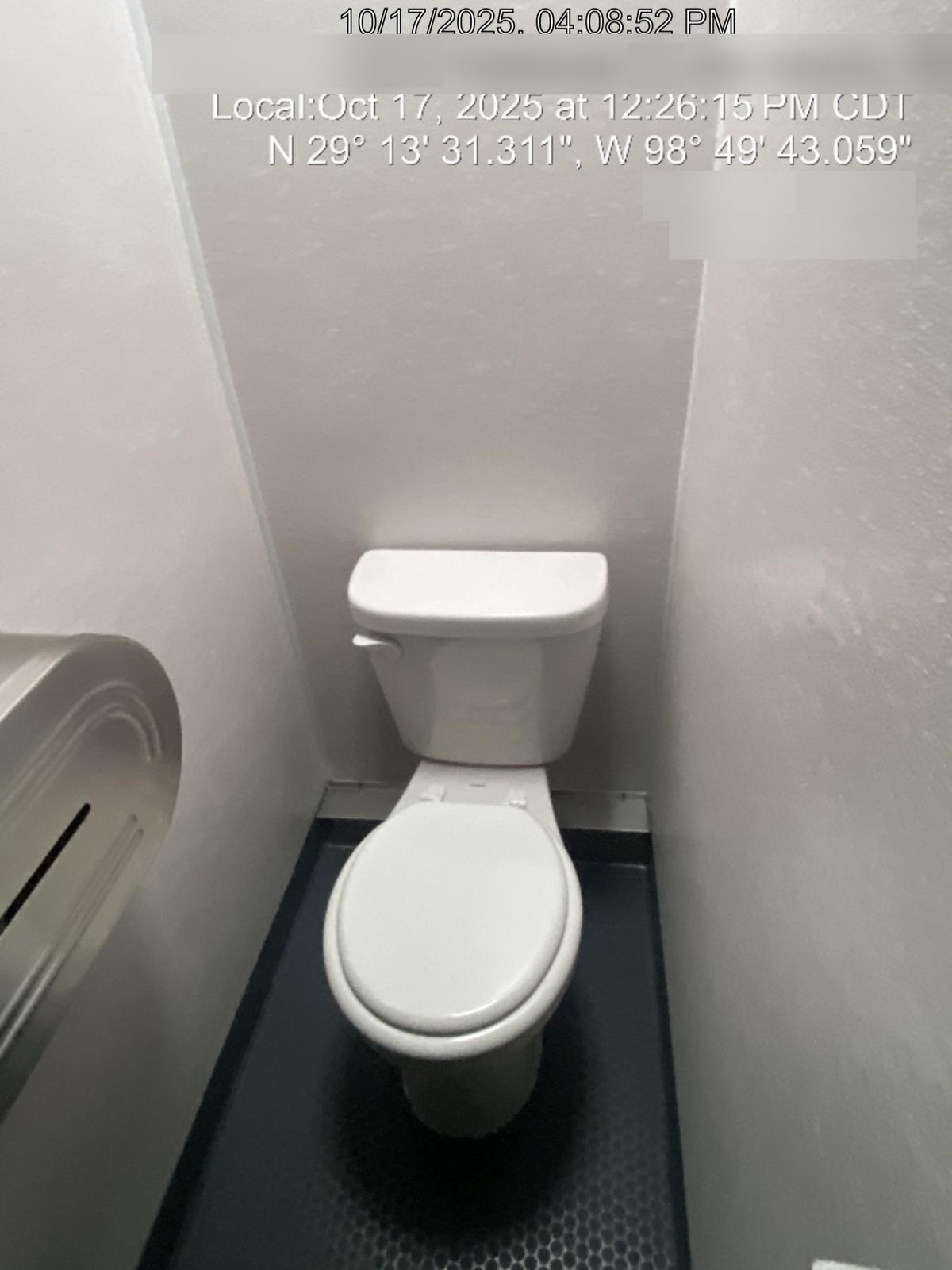 2025 NATIONAL RESTROOM TRAILERS NRT4MDS