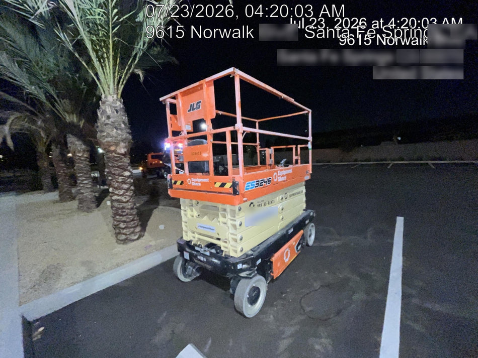 2022 JLG ES3246