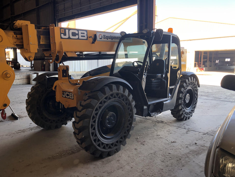 2020 JCB 509-42 Canopy, Solid Tires, Work Lights, Beacon, Aux Hydraulics, Back up Alarm, Lifting Eye, ES Decals