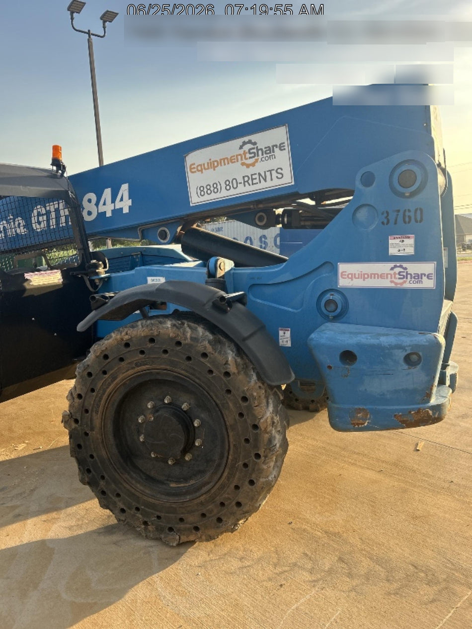 2017 GENIE GTH-844
