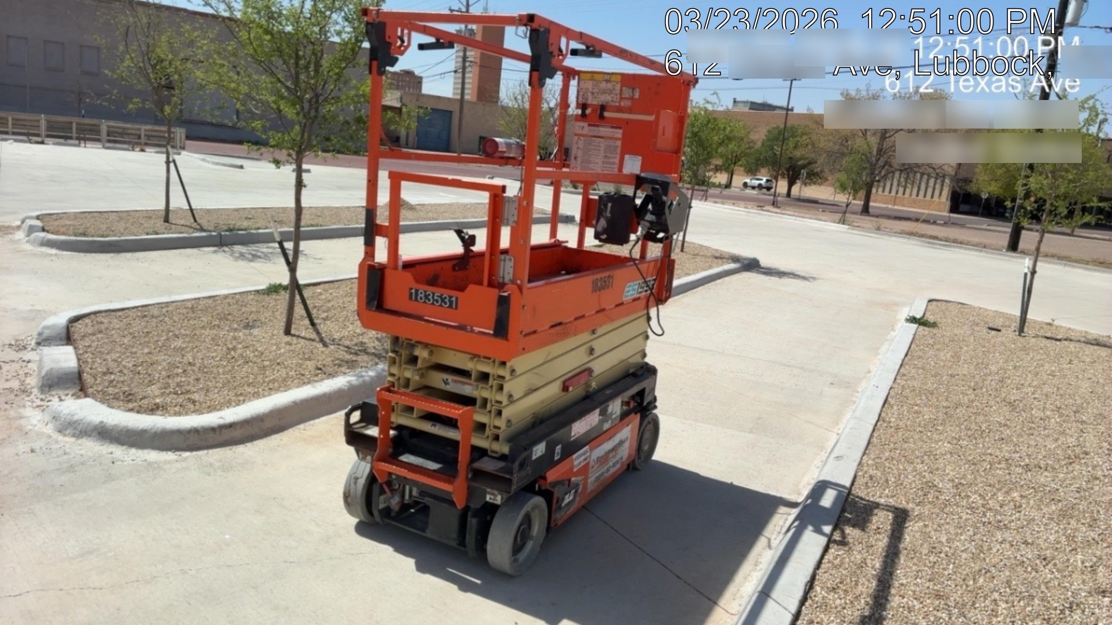 2021 JLG ES1932