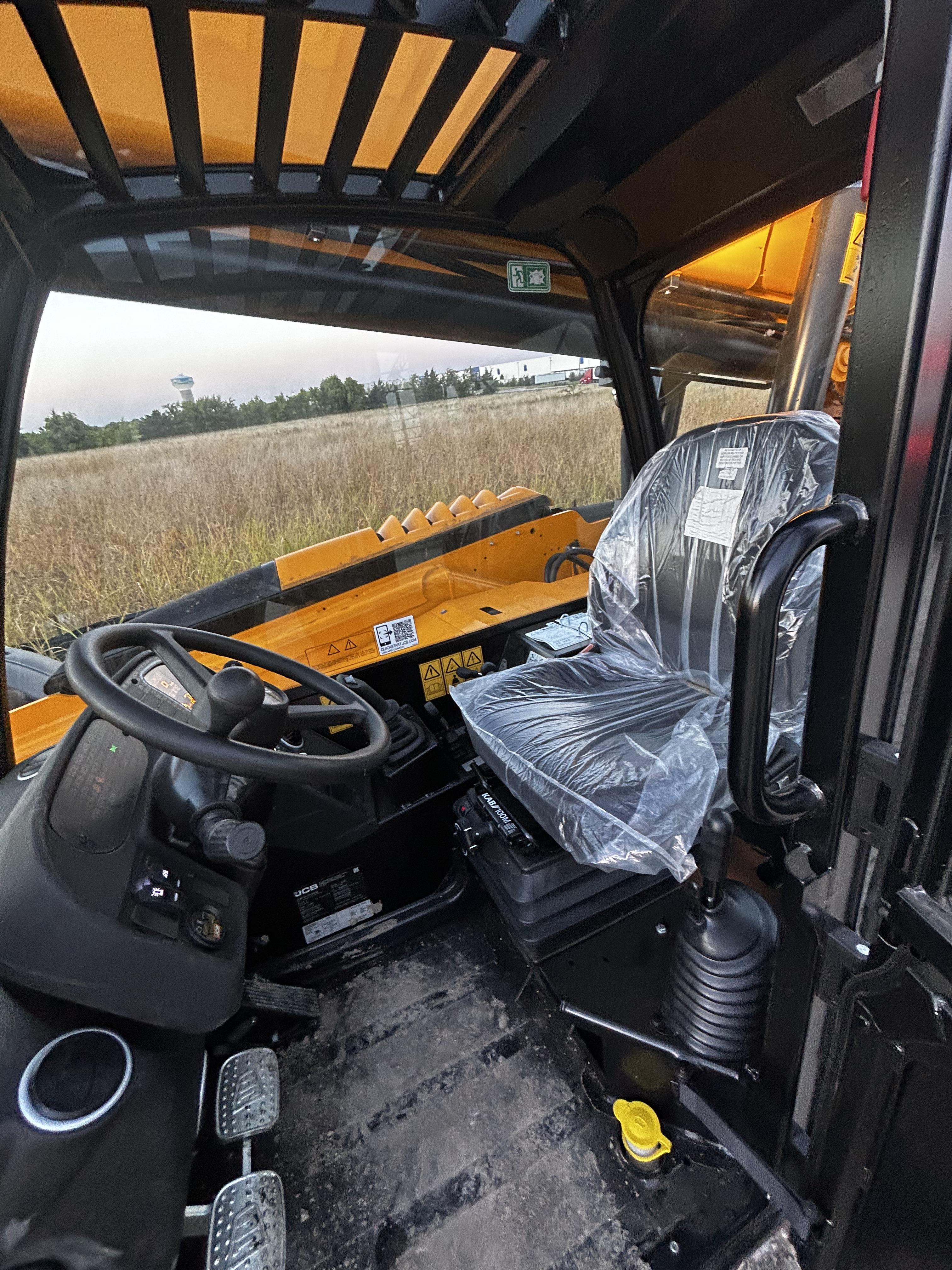 2023 JCB 510-56