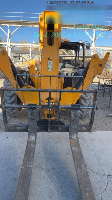 2020 JCB 512-56 Canopy, 74 HP, Solid Tires, STD Worklight, Beacon, Aux Hydraulics, Lifting Eye, Backup Alarm w/72" Carriage, 60" Forks