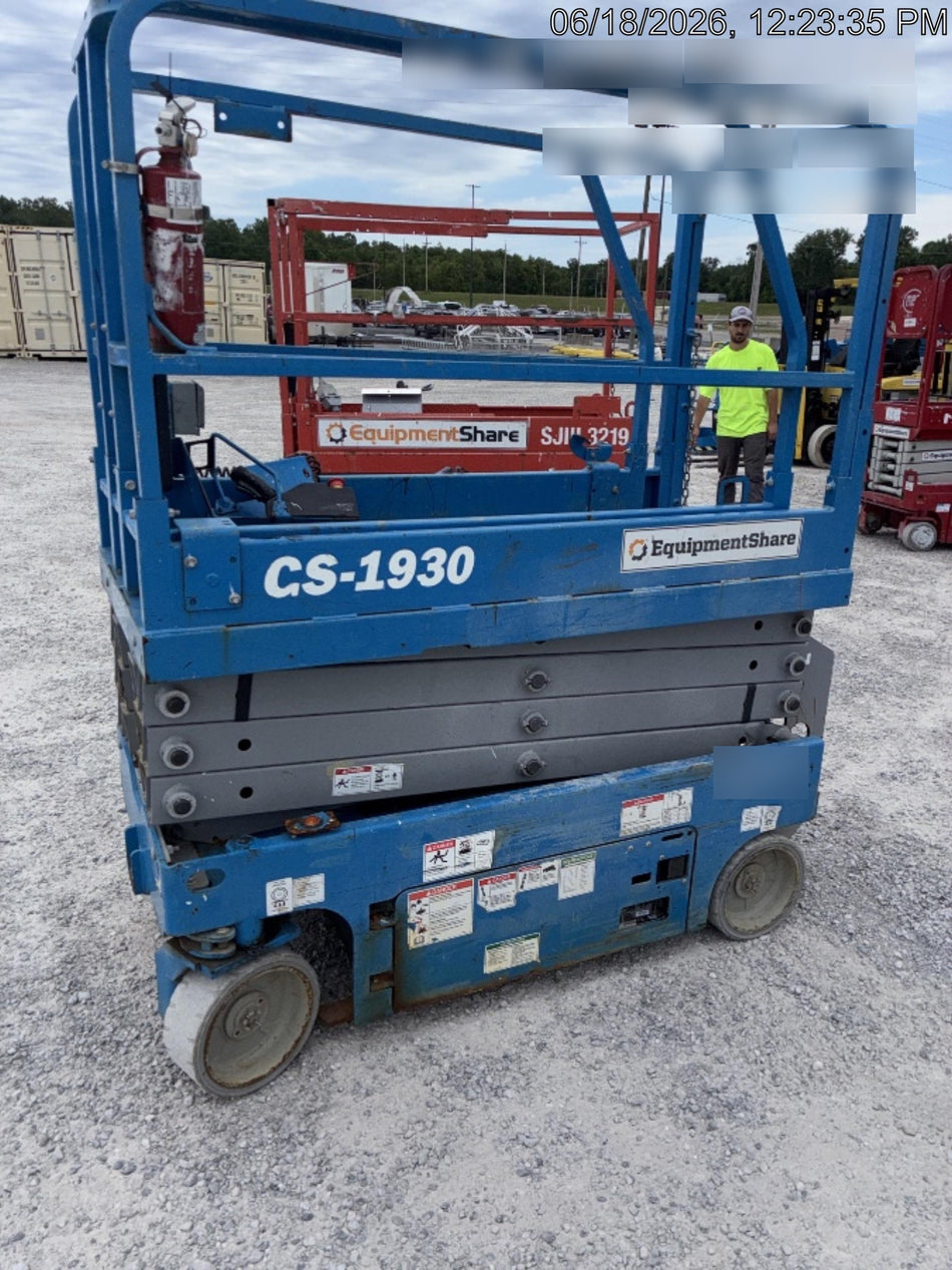 2019 Genie GS-1930 Fixed rails with chain Entry