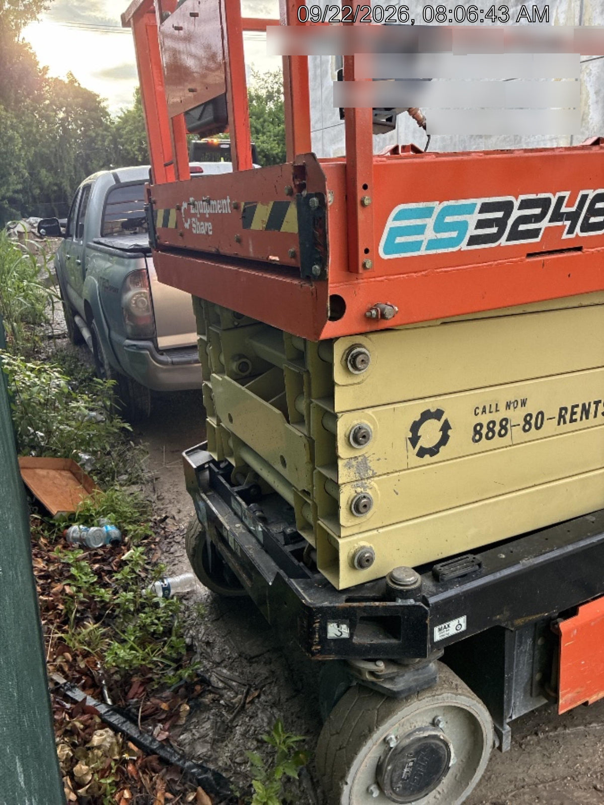 2023 JLG ES3246