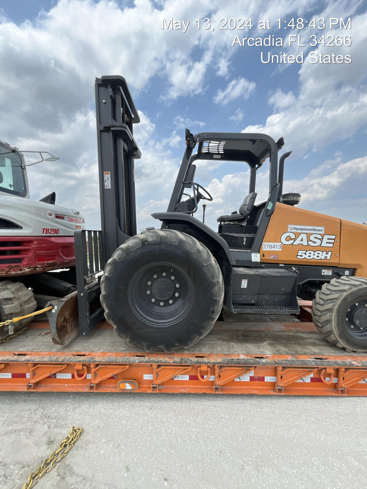 2023 CASE 588H