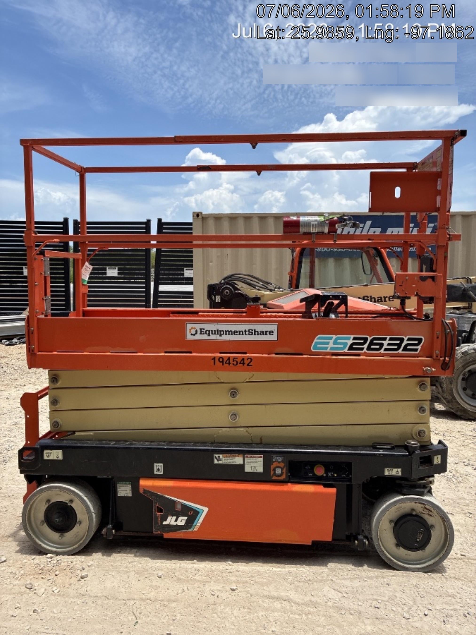 2021 JLG ES2632