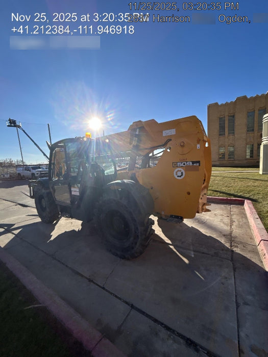 2019 JCB 509-42 Cab/Heat/Air, 74 HP, Solid Tires, STD Worklight, Beacon, Aux Hydraulics, Lifting Eye, Back up Alarm w/66" Carriage/60" Forks