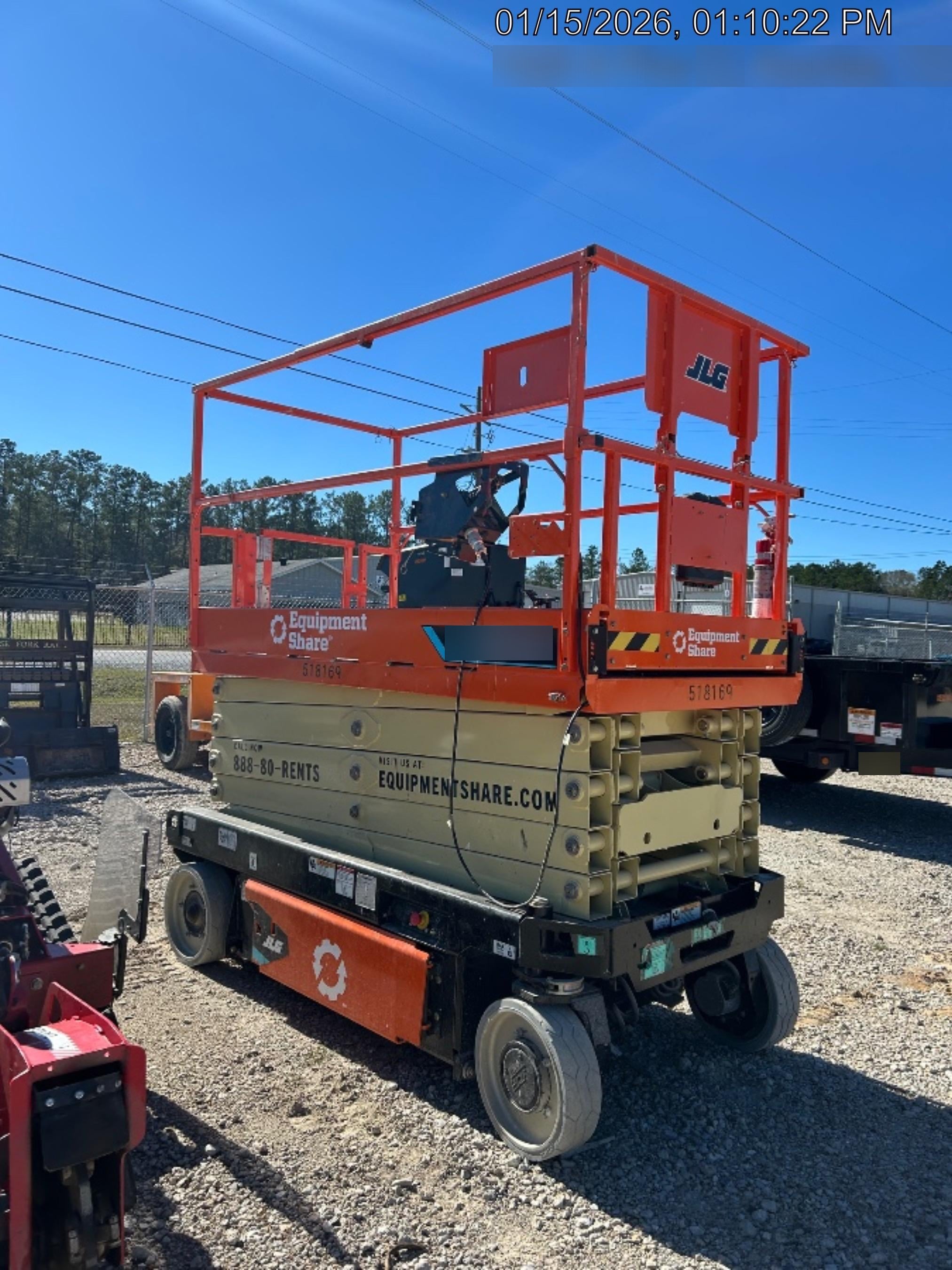 2025 JLG ES3246
