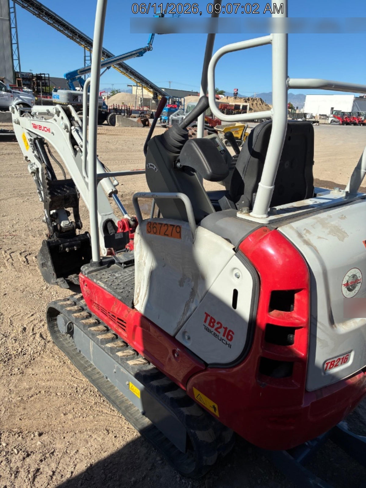2023 TAKEUCHI TB216R