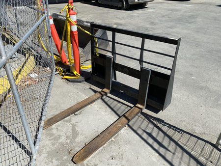 2020 ARROW MATERIAL HANDLING 60" Pallet Forks - Arrow