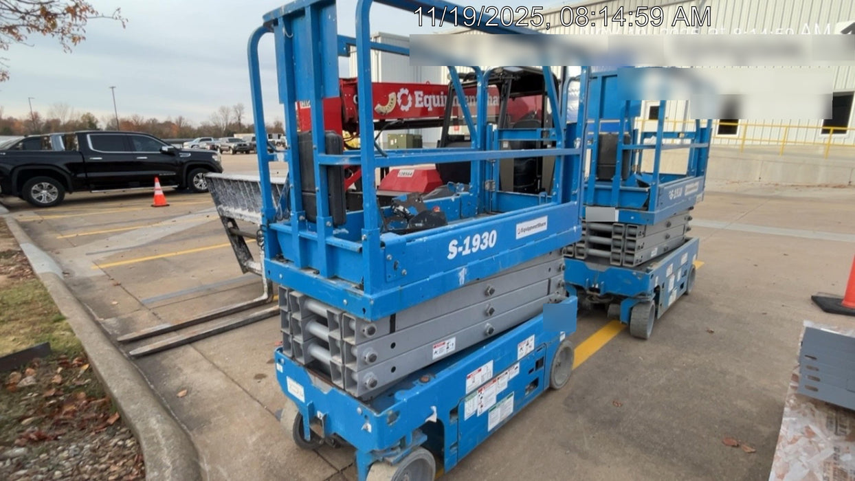 2020 Genie GS-1930 Solid Non Marking Tires, Beacon, Folding rails with half height swing gate