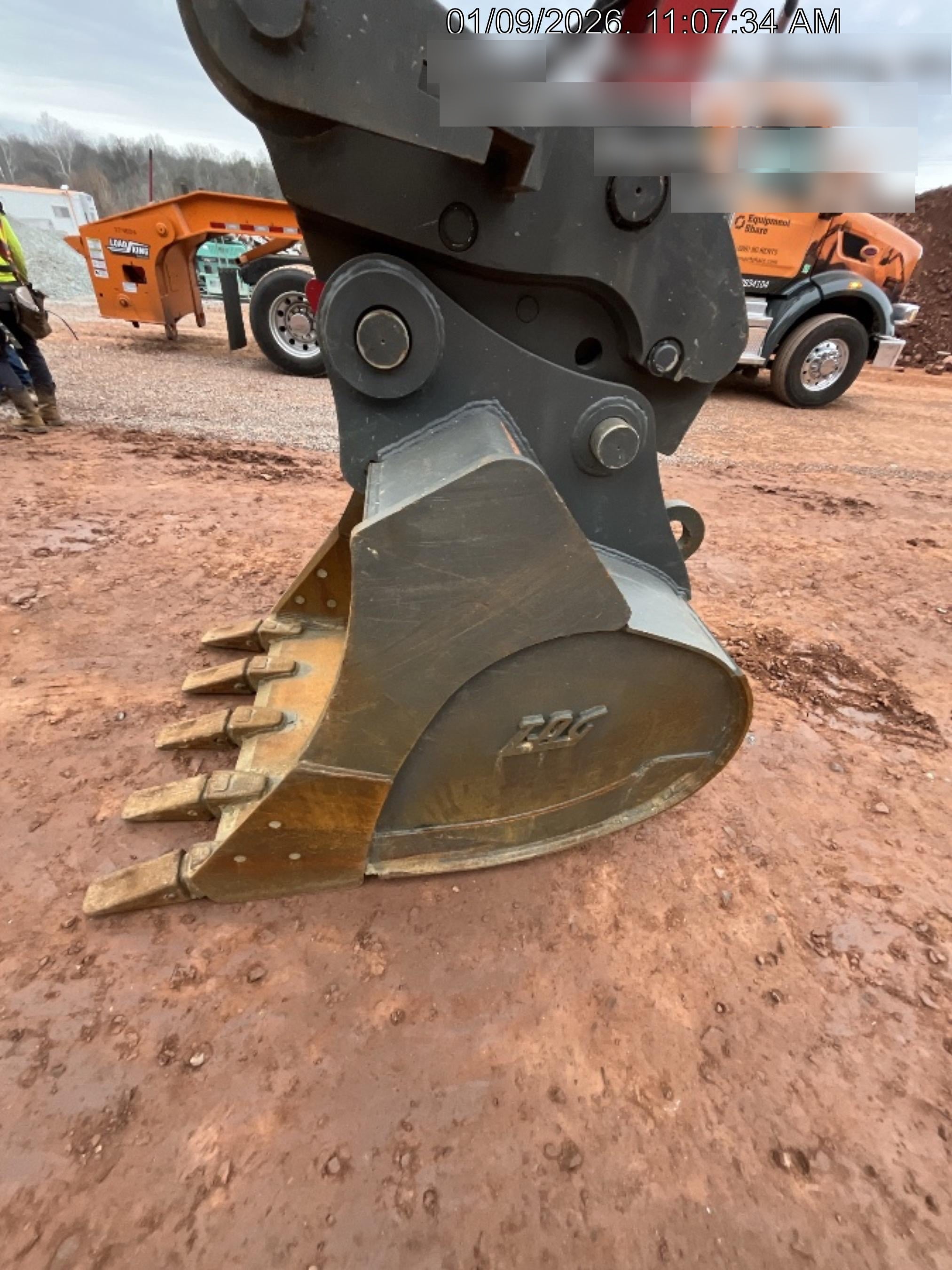2025 LINK-BELT 42" Bucket - Link-Belt