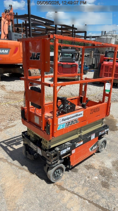 2022 JLG ES1330L