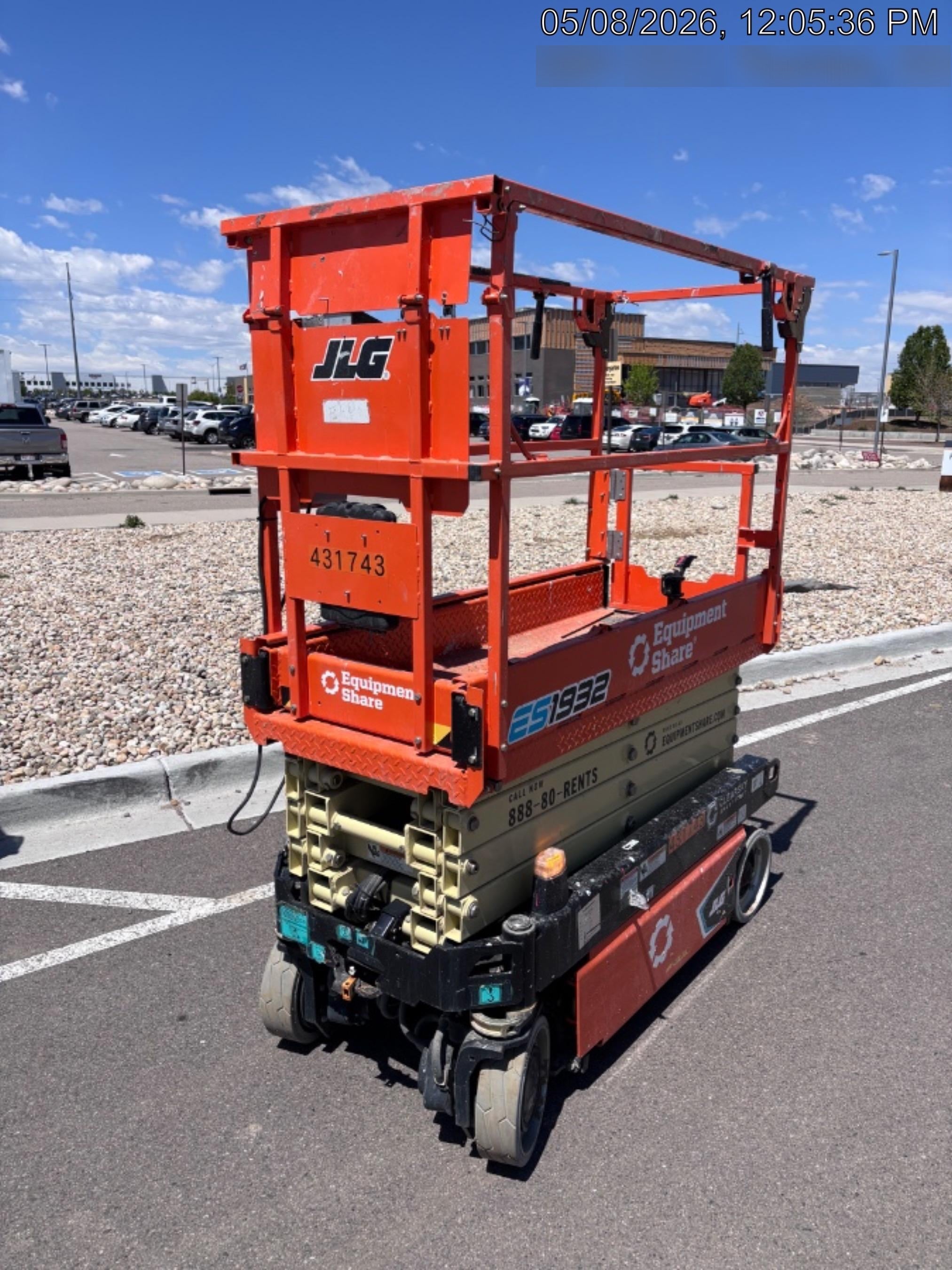 2024 JLG ES1932